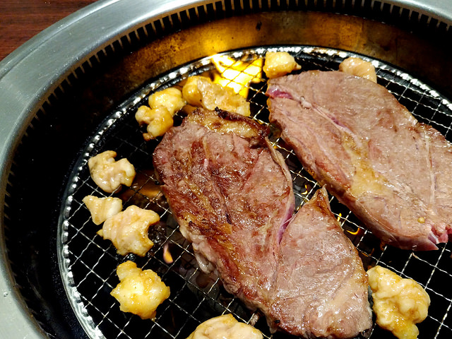 焼肉なう